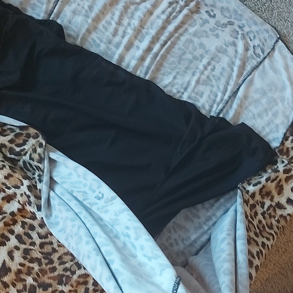 Dress - Picture 7 of 8